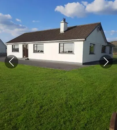 Beautiful Bungalow On The Wild Atlantic Way. Vakantiehuis Louisburgh